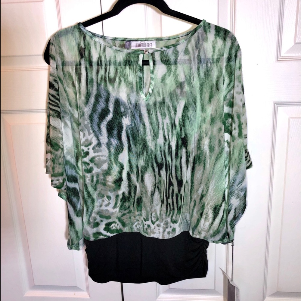 Jennifer Lopez Keyhole Tunic 💚 animal print 🖤